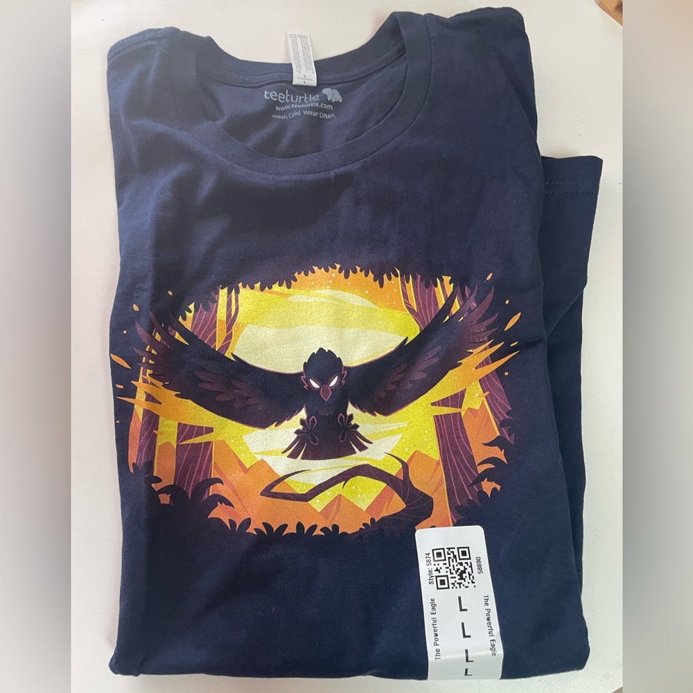TeeTurtle Navy Blue Soaring Eagle Hawk Graphic T-shirt, L